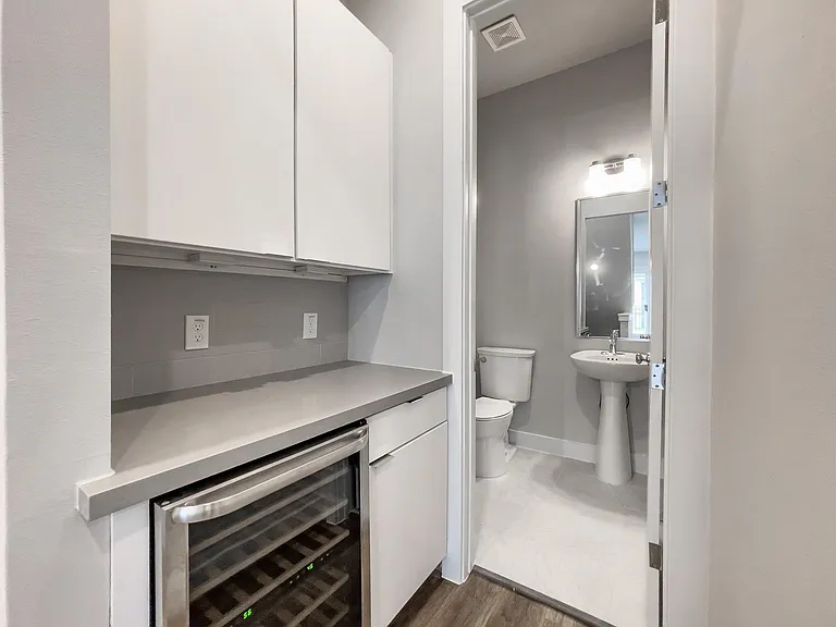 1270 N Post Oak Rd #A — Photo 18