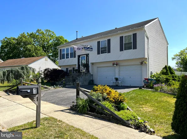 1 Seaview Ct, Barnegat, NJ 08005