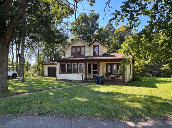 1100 Canaris St, Constantine, MI 49042