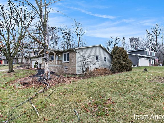 3rd image of 2197 Bayham Dr SE