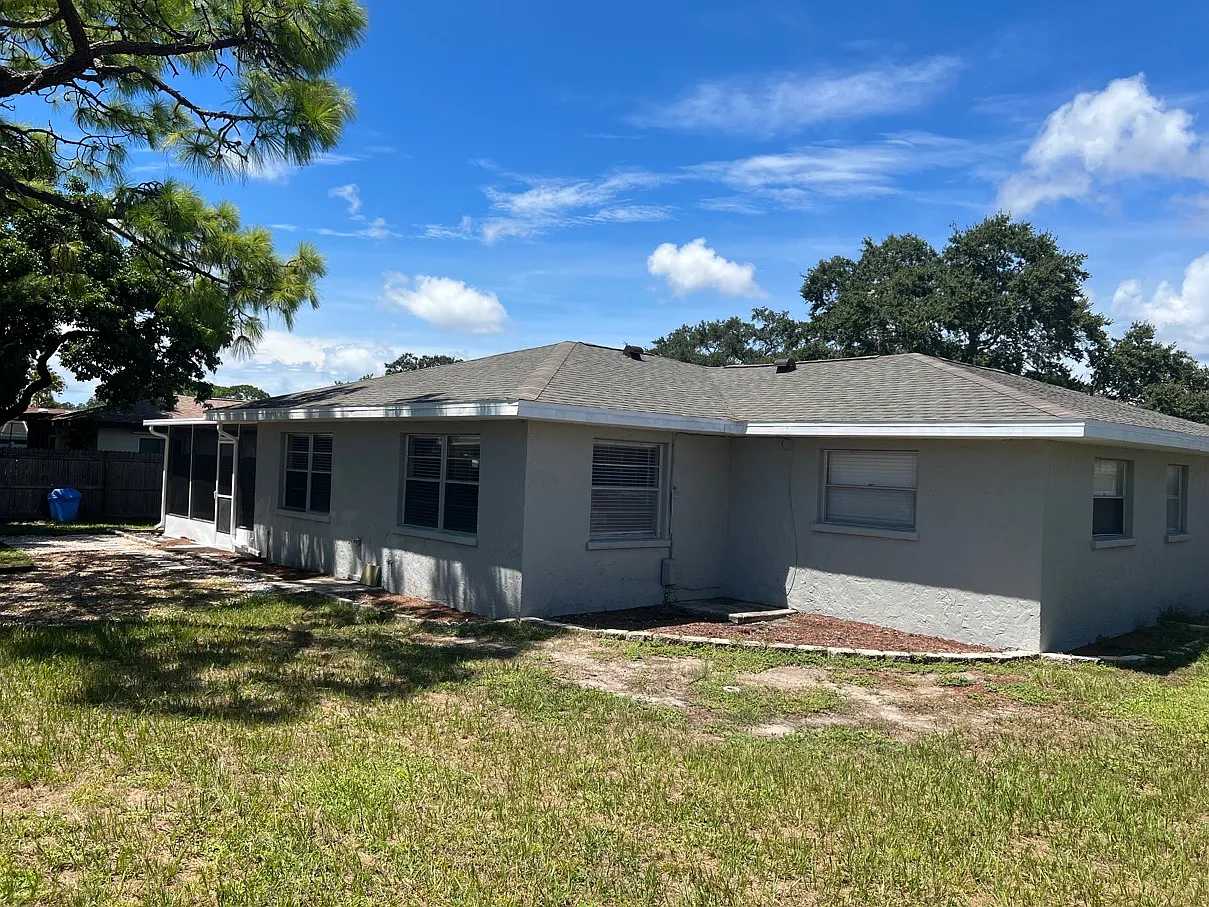3 bed, 2.0 bath, 1671 sqft, $2,400 — Photo 3