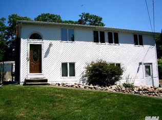 355 Old Town Rd, East Setauket, NY 11733