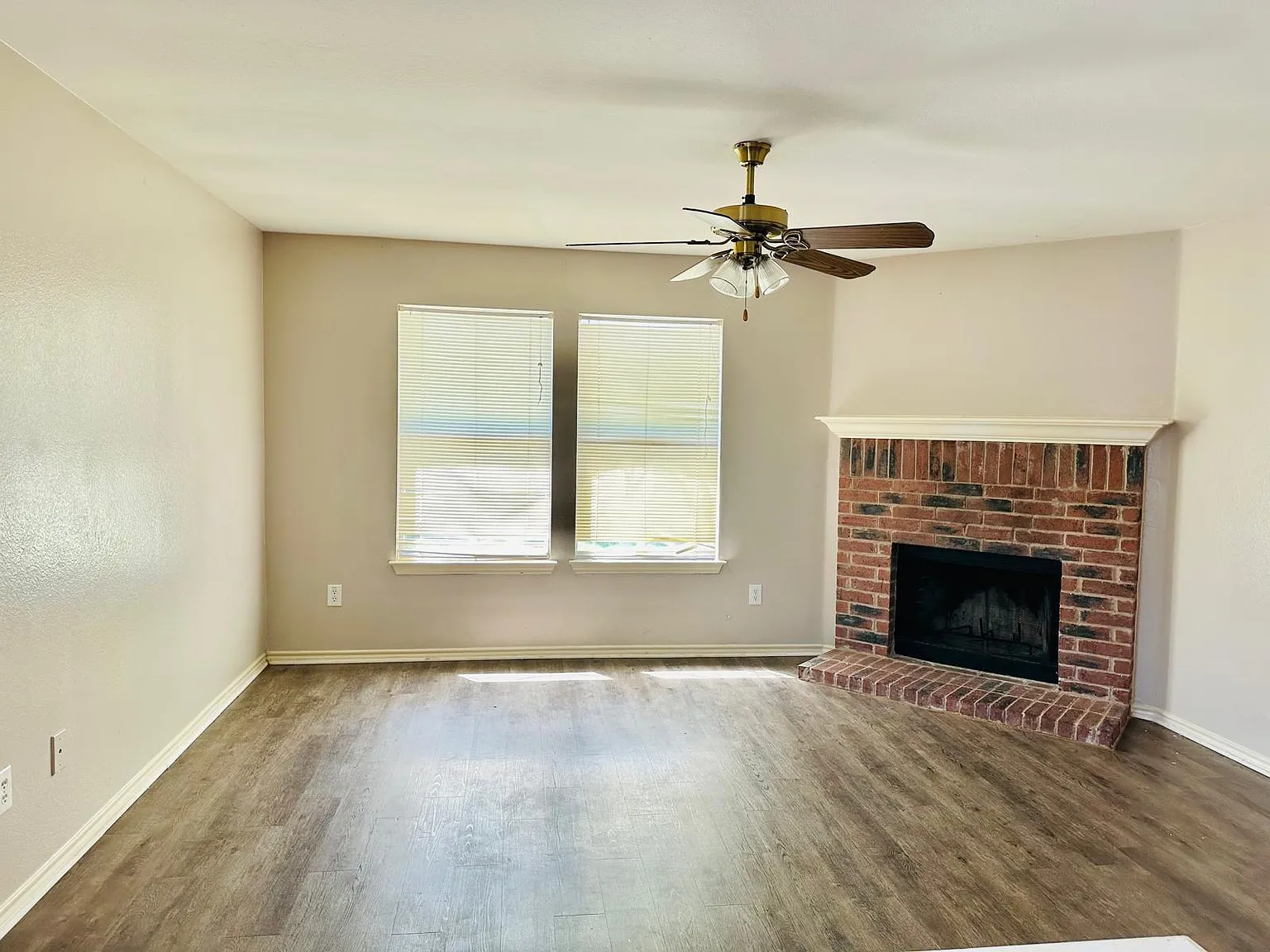 3 bed, 1367 sqft, $1,950 — Photo 3