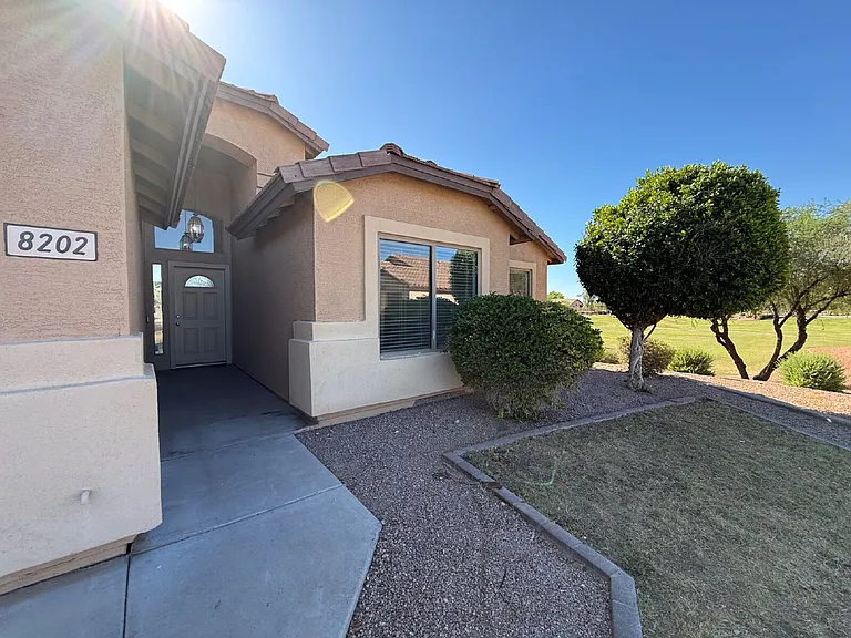 8202 S 47th Ave — Photo 3