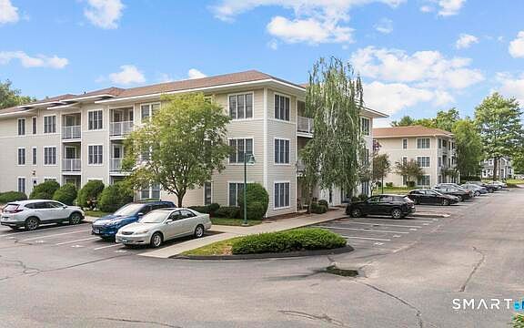 4th image of 468 Main Street #315