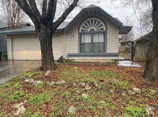 3934 Chimney Springs Dr, San Antonio, TX 78247