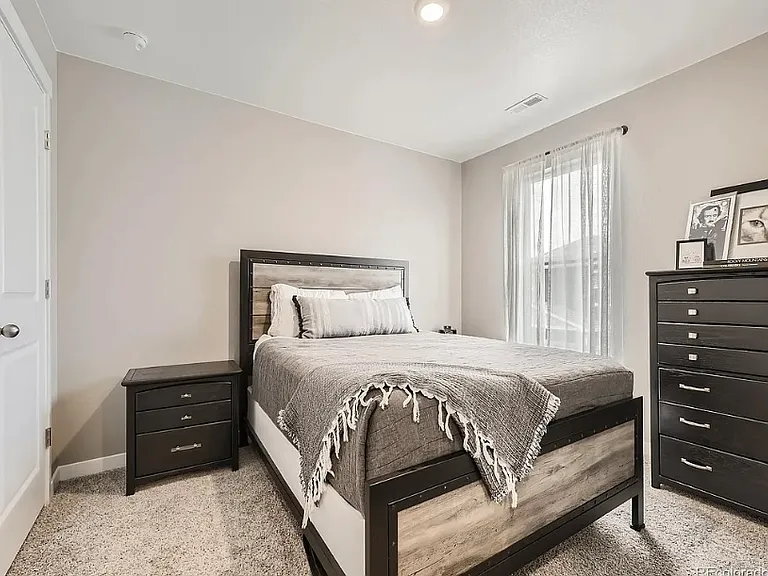 723 N Quatar St — Photo 7