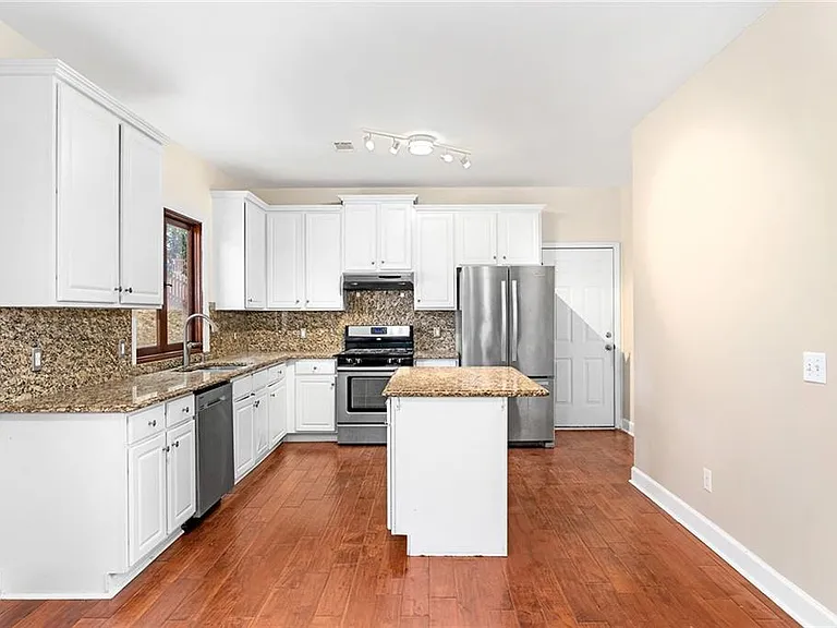 560 Kimball Crest Ct — Photo 12