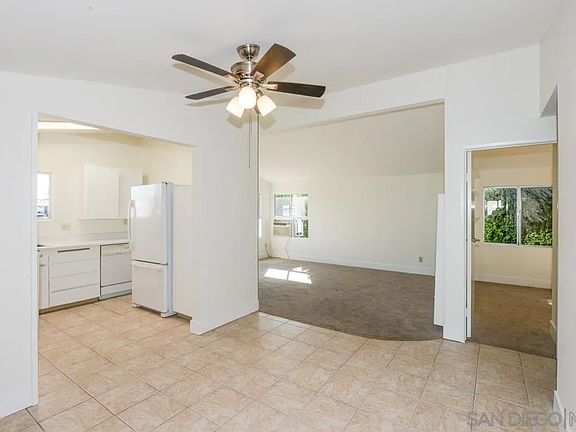 3rd image of 2452 Melbourne Dr