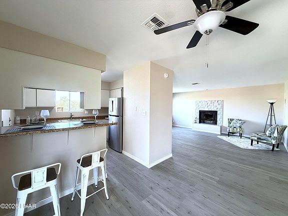 2nd image of 1720 E Valencia Rd