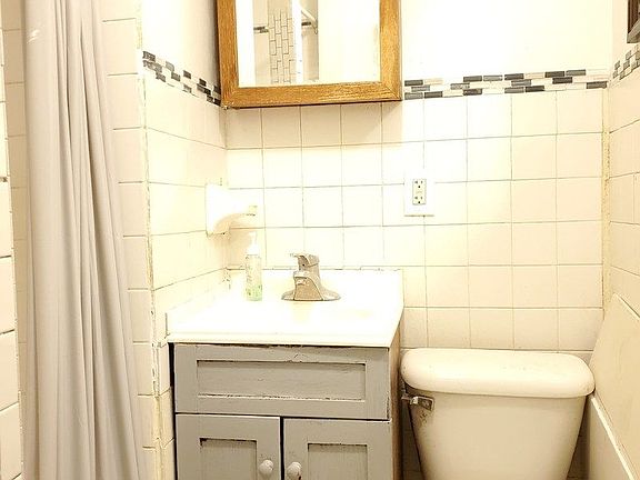 3rd image of 414 E 115th St Floor 2