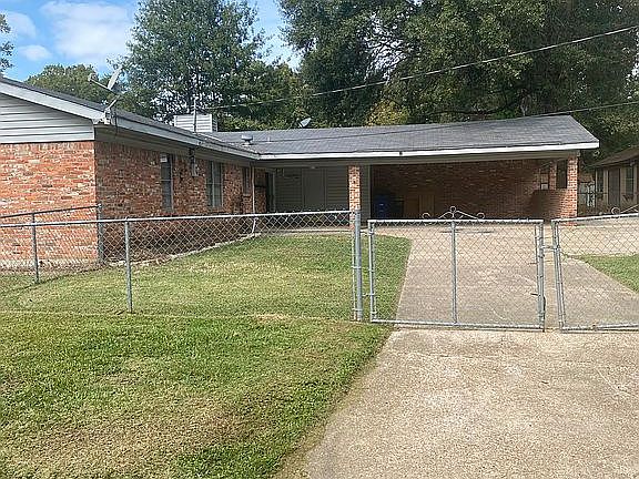 3rd image of 8961 Hilton Dr