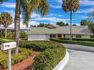 6 Middle Rd, Sewalls Pt, FL 34996