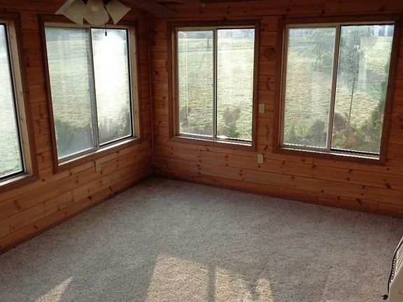2nd image of 904 Quail Dr SW