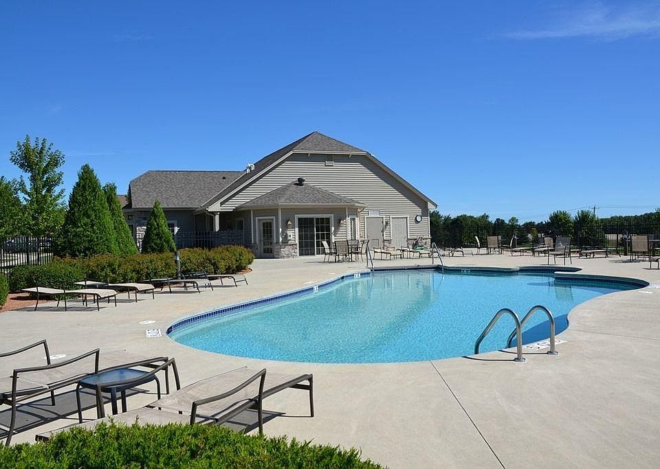 1st image of 1802 New Port Vista Dr