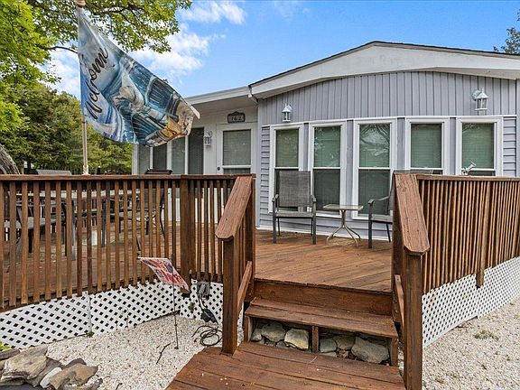2nd image of 162 Heron Ln #16