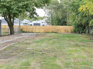 1105 Bacon St, Monroe, MI 48161