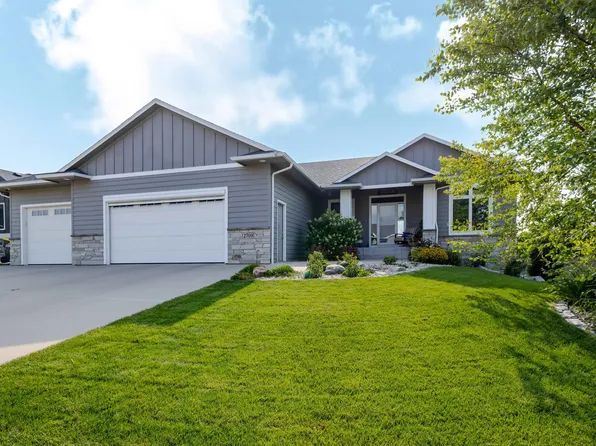 2709 S Moss Stone Ave, Sioux Falls, SD 57110