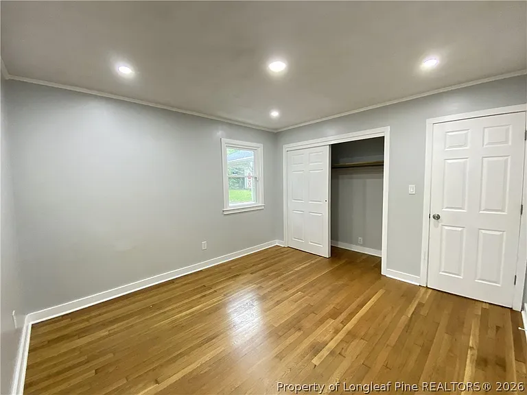 290 Lemont Dr — Photo 12