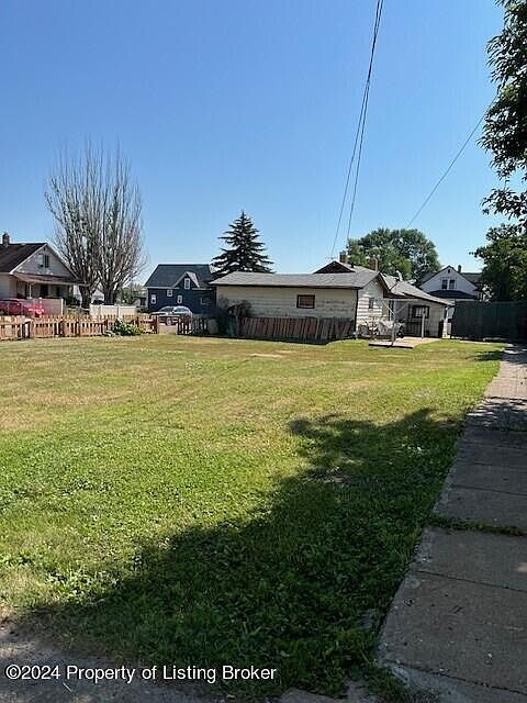 2nd image of 106 1st Ave SW