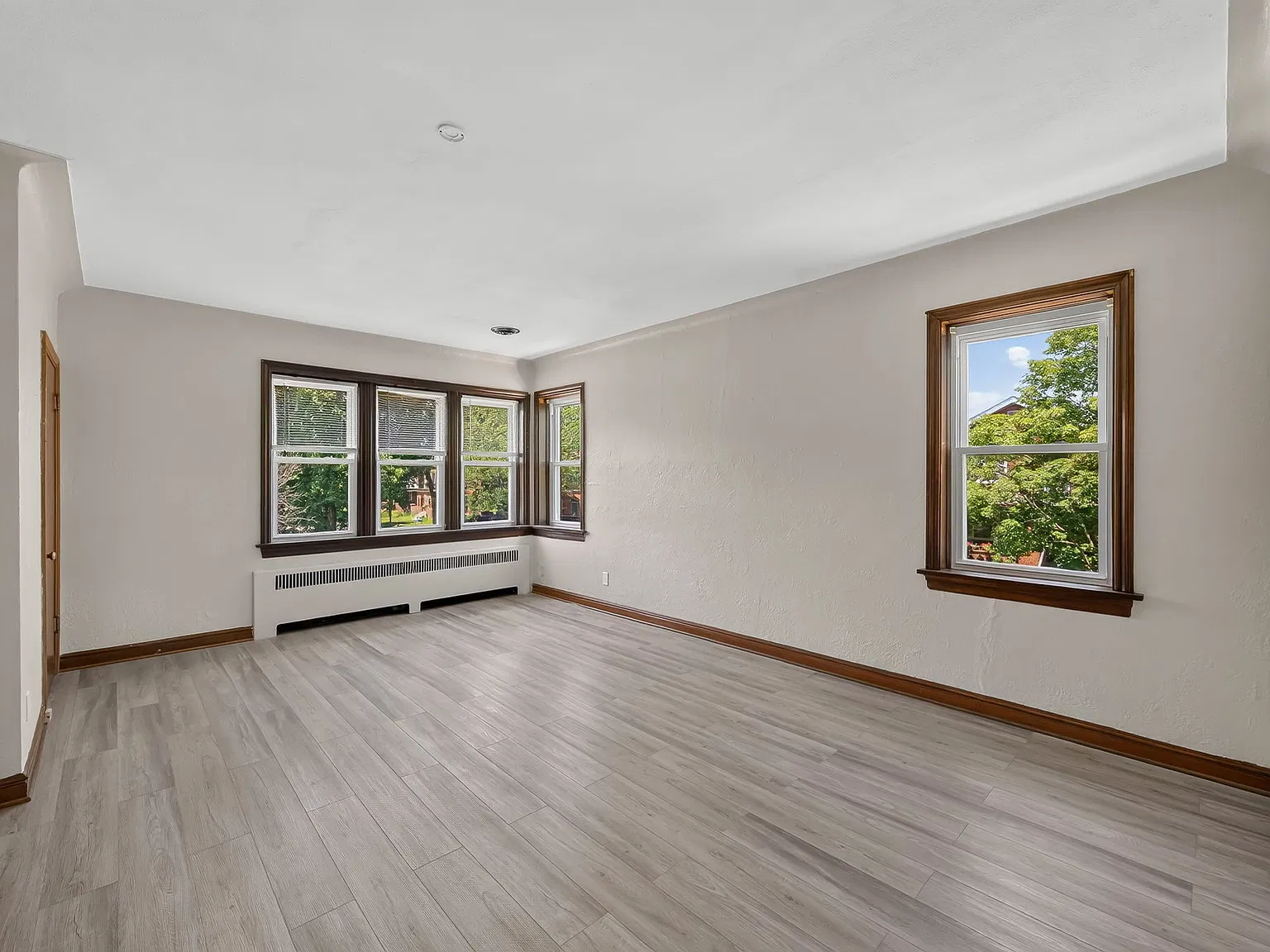 1 bed, 936 sqft, $1,200 — Photo 2