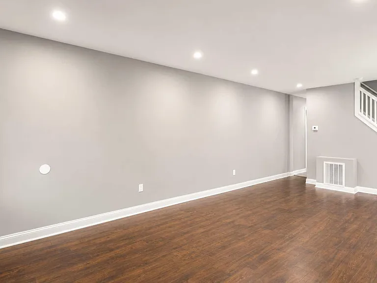 209 Woodlawn Ave — Photo 15