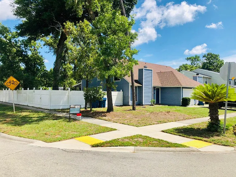 11445 Fort Caroline Lakes Dr N — Photo 48