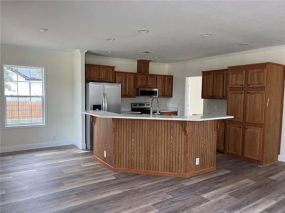 3rd image of 213 Mink Dr