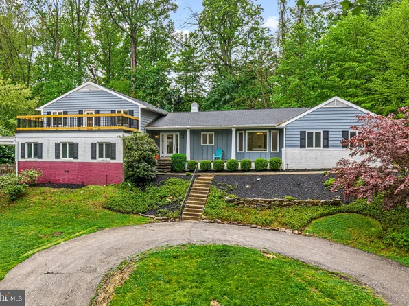 689 Malin Rd, Newtown Square, PA 19073