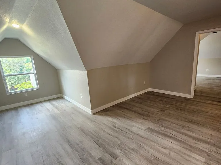 203 W Morrison St — Photo 2