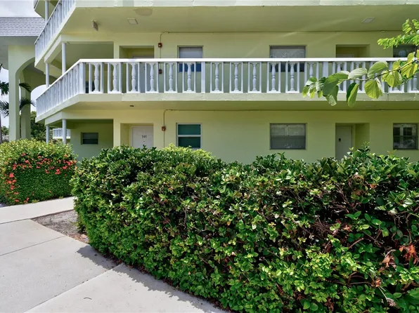1100 Ponce De Leon Cir APT E201, Vero Beach, FL 32960