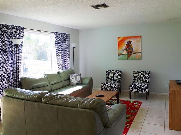 Light, bright Living Room