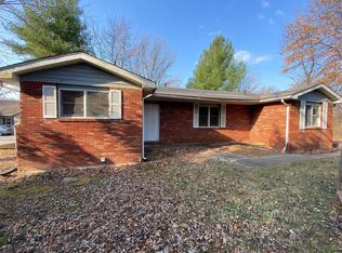 19 Maple Dr, Dorsey, IL 62021