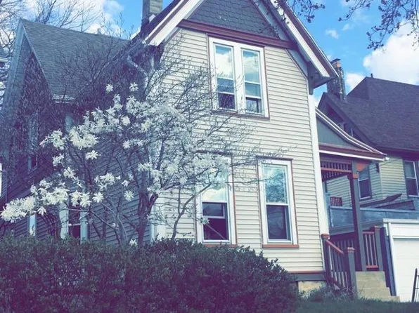 1664 N Astor St, Milwaukee, WI 53202