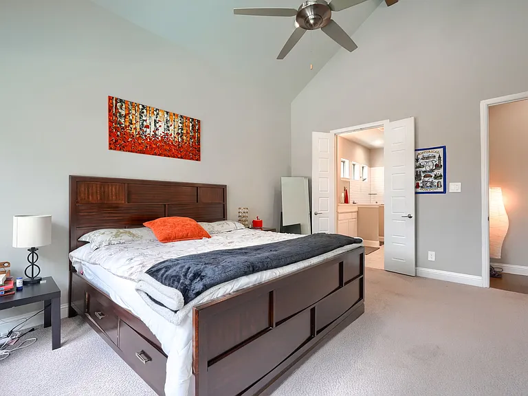 2446 Bainbridge Dr — Photo 12