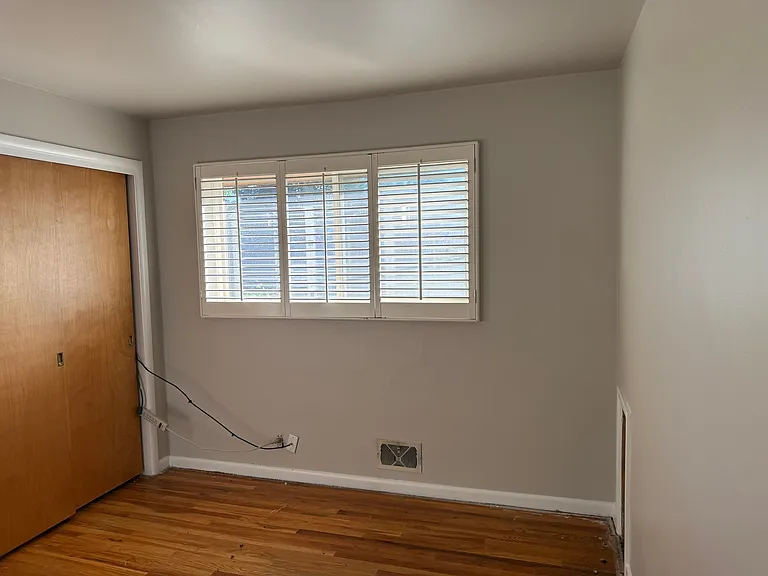 2278 E Logan Ave — Photo 9