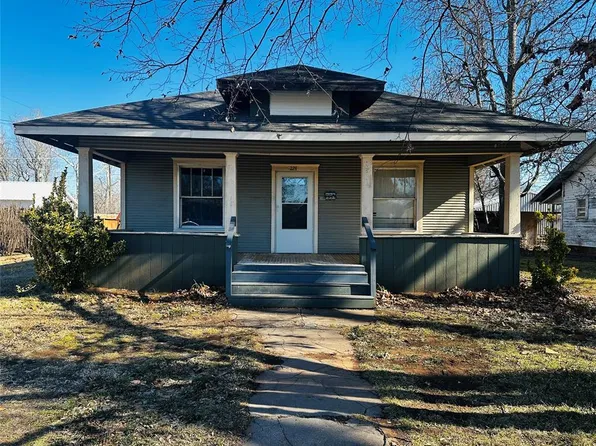 224 N Cherry St, Pauls Valley, OK 73075