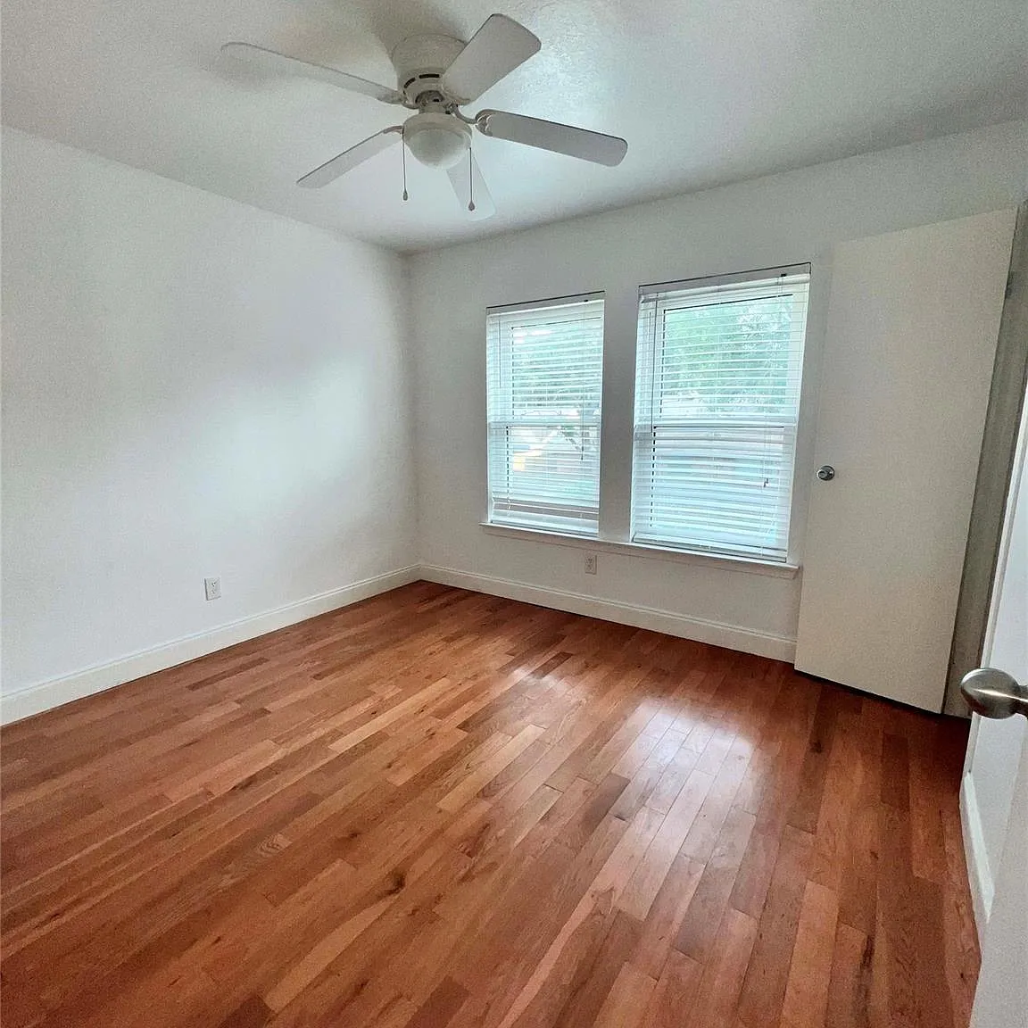 5 bed, 3.5 bath, 2464 sqft, $2,700 — Photo 4