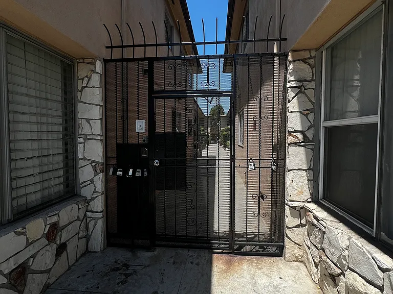 1325 E 7th St #9 — Photo 9