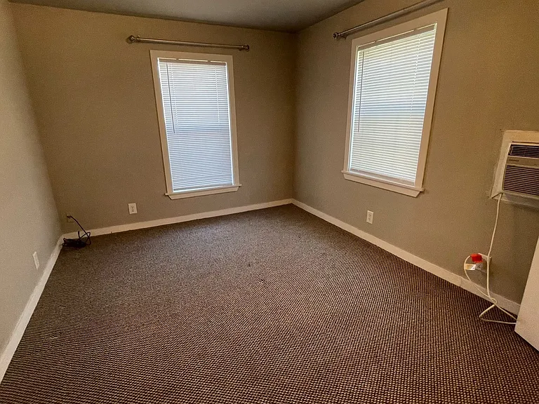 703 Goingsnake St — Photo 11