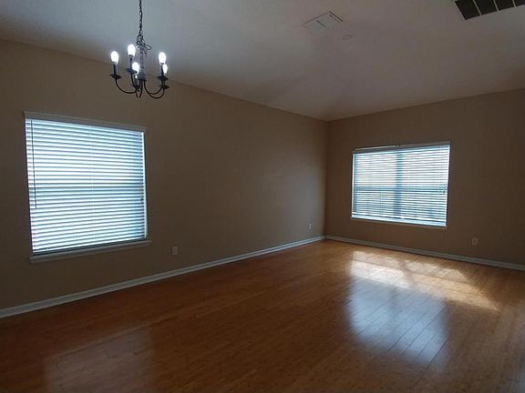 4th image of 829 Porto Cristo Ave