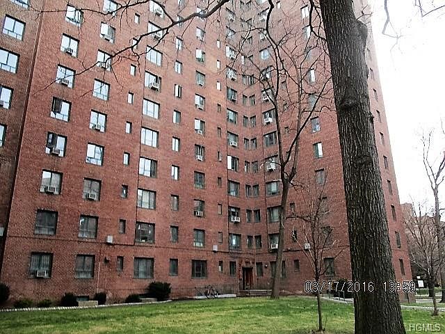2nd image of 1605 Metropolitan Ave APT 5D
