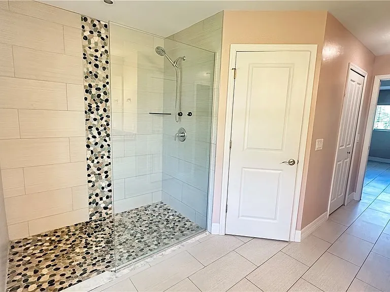 1306 SW 19th Ln — Photo 6