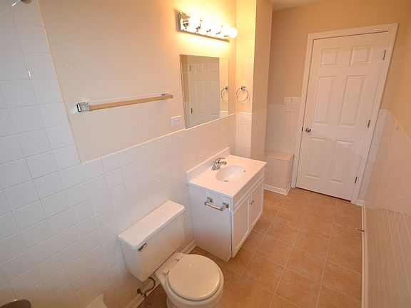 5th image of 439 Maplewood Dr