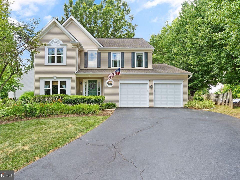 1st image of 309 Ariel Dr NE