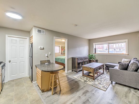 3rd image of 3850 Park Ave APT 2