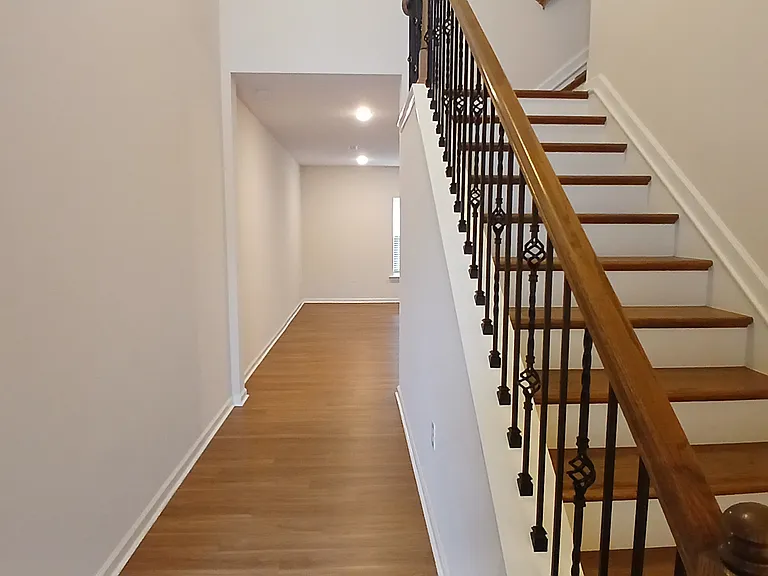 136 Eagleson St — Photo 3