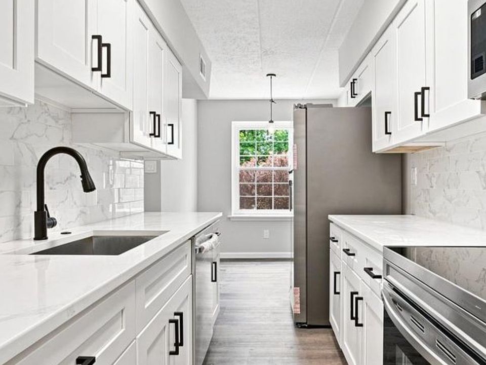 1st image of 613 Washington Pl #13