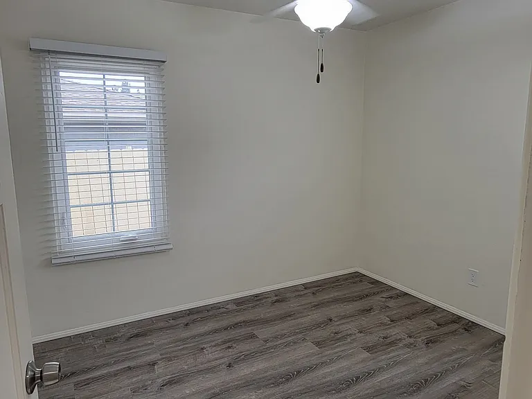6704 Mohawk St — Photo 15