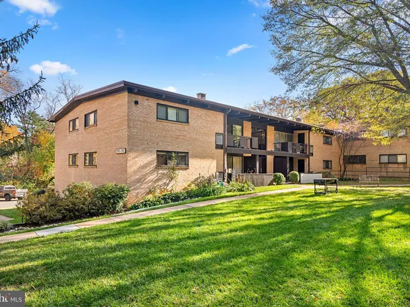 7823 Enola St APT 101, McLean, VA 22102